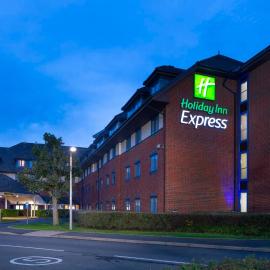 Holiday Inn Express Birmingham Airport NEC by IHG，位于比肯希尔的酒店