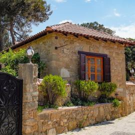 Mondovilla a charming villa in ancient Side near the theatre just 60 meters from the beach，位于锡德的酒店