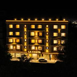 Hotel LA Costa, A Luxury Hotel In Haridwar，位于哈里瓦的酒店