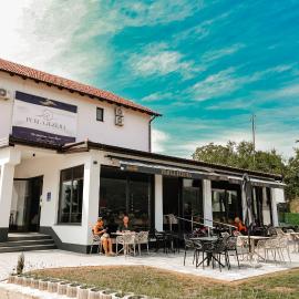 Perla jezera B&B，位于Prozor的酒店
