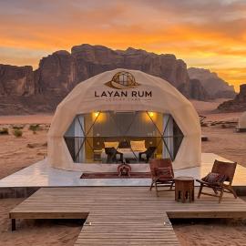 LAYAN RUM LUXURY CAMP & Jeep Tours，位于瓦迪拉姆的酒店