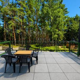 STUDIO LEŚNE z DUŻYM TARASEM nad Zalewem，位于斯诺科的酒店