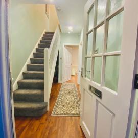 Lovely 3 bedroom family home in great location，位于康格尔顿的酒店