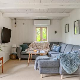 Lovely Home In Thyholm With Sauna，位于蒂霍尔姆的酒店