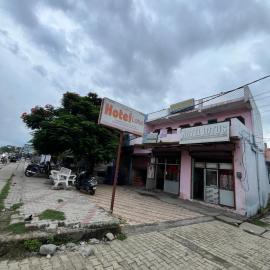 Hotel Lotus，位于Banbāsa的酒店