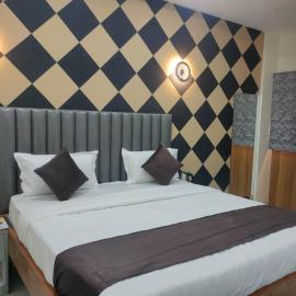 Hotel Abhijeet Inn,位于赖布尔的酒店