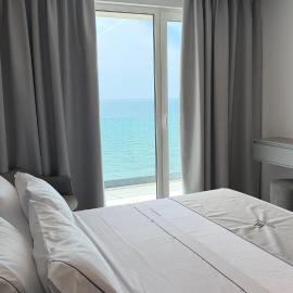White Amfora Hotel,位于圣金的酒店