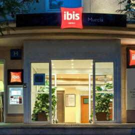 Ibis Murcia，位于穆尔西亚的酒店
