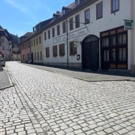 Gasthof Zum Weissen Lamm,位于Leutenberg的酒店