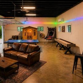 ATV Trail Cabin Sauna Cold Plunge Arcade，位于布罗肯鲍的酒店
