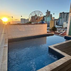 Apartamento com piscina privativa 7 minutos da basílica