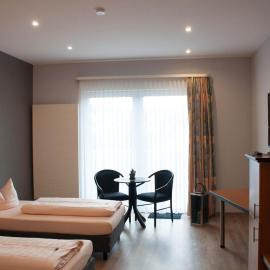 Hotel Stadt Püttlingen，位于皮特林根的酒店