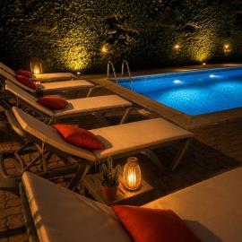 Hotel Cayrons Vence & St Paul de Vence，位于旺斯的酒店