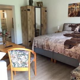 Apartment far away from Africa，位于施泰纳赫的酒店