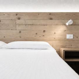 Bàfo - Apartment Suites & Comfort Rooms，位于卡斯蒂奥内·德拉·佩雷索的酒店