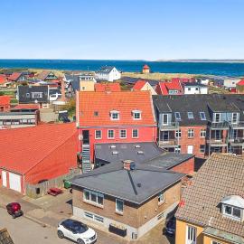Total Renoveret Parcelhus Med Terrasse Og Beliggende Tæt Ved Vesterhavet Og Tæt Ved Indkøb Sj1046，位于曲博伦的酒店