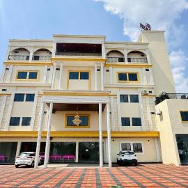JB Resort,位于Mhow的酒店