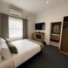Tourist Hotel Queanbeyan