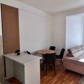 Apartman ART Foca，位于福查的酒店