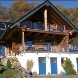 Rursee Chalet mit Wellnessbereich, Balkon, Seeblick und Garten für 8 Personen, 2 Hunde，位于锡默拉特的酒店