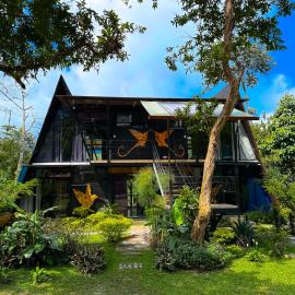 Suites Casa ColibrÍ，位于明多的酒店