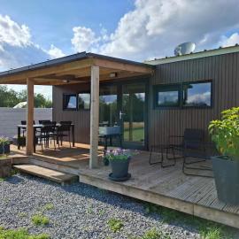 La Tiny du Bel Homme - Terrasse semi-couverte，位于Rocroi的酒店