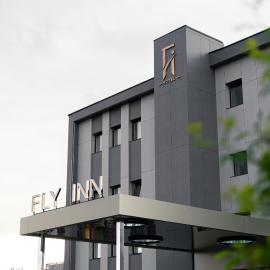 Fly Inn Hotel,位于Vragolija的酒店