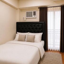 Modern 1BR Condo with Balcony & City View