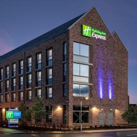 Holiday Inn Express Cambridge West - Cambourne by IHG，位于剑桥的酒店