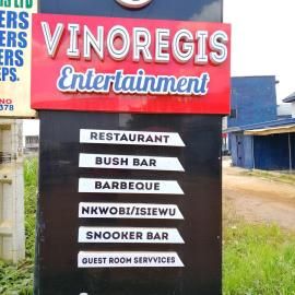Vinoregis Entertainment Lounge，位于奥韦里的酒店