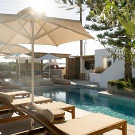 Oliving Mykonos Luxury Suites,位于克洛瓦斯的酒店