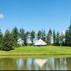GLaMPLIFE,tünni ja suitsusaunaga，位于Kasaritsa的酒店