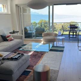 Les Terrasses de Lavaux-2 Appartement de Luxe avec Vue Panoramique et Piscine"，位于谢布尔的酒店