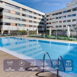 Livensa Living Studios Madrid Alcobendas Parking Free，位于阿尔考本达斯的酒店
