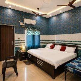 Bholenath Guest House 500 Mitter From Shree Ram Manidr，位于Faizābād的酒店