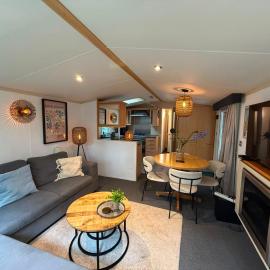 Veluwe Chalet Hoenderloo - Private Jacuzzi, Pool & Kids Club