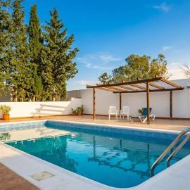 Casa 1, Alojamientos rurales, piscina compartida，位于塔韦尔纳斯的酒店