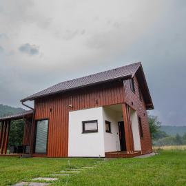 Szajkó Chalet, your Private Mountain Retreat，位于Sub Cetate的酒店