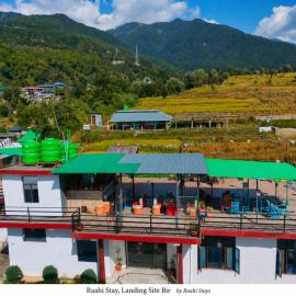 Raahi Stay, Landing site Bir - Stay & Cafe，位于比尔瓦的酒店