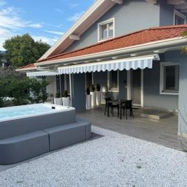 Rebecca's House，位于Staranzano的酒店