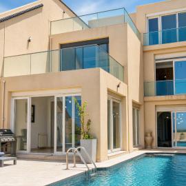 Sea-View Villa with Infinity Pool Algiers，位于Tipasa的酒店