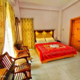Grand palace hotel kumrat，位于Tāl的酒店