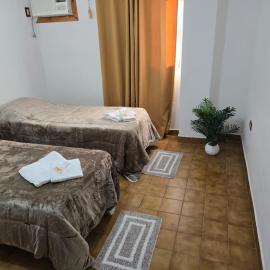 Italia apart departamentos por día con cochera opcional，位于科连特斯的酒店