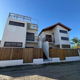 Villa Fênix Suítes，位于巴雷里尼亚斯的酒店