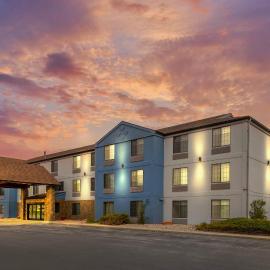 Comfort Inn & Suites Summerset - North Rapid City，位于Summerset的酒店