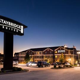 Staybridge Suites O'Fallon Chesterfield by IHG，位于奥法隆的酒店