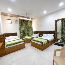 Hotel GR UJJAIN，位于乌贾因的酒店