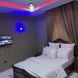 La Paix Courtyard Apartments，位于卡拉巴尔的酒店