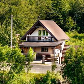 Velebit House，位于Baške Oštarije的酒店