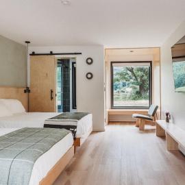 Otherland Hotel,位于Newfane的酒店